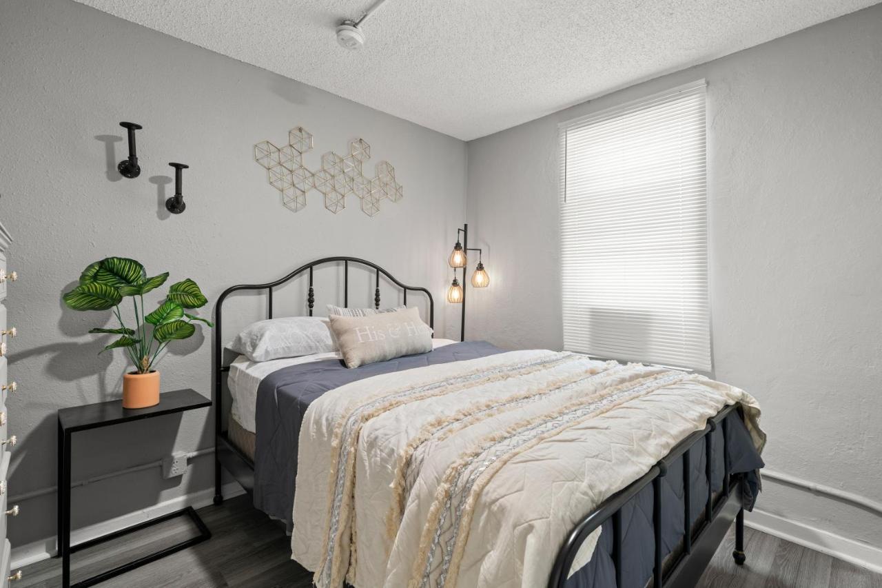 St. Petersburg Downtown Apartments Ngoại thất bức ảnh