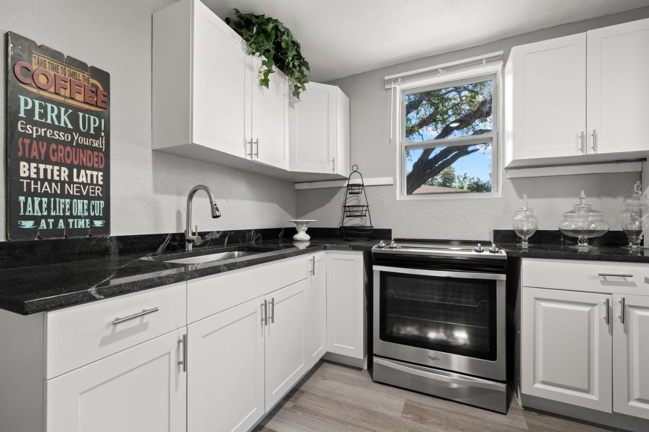 St. Petersburg Downtown Apartments Ngoại thất bức ảnh